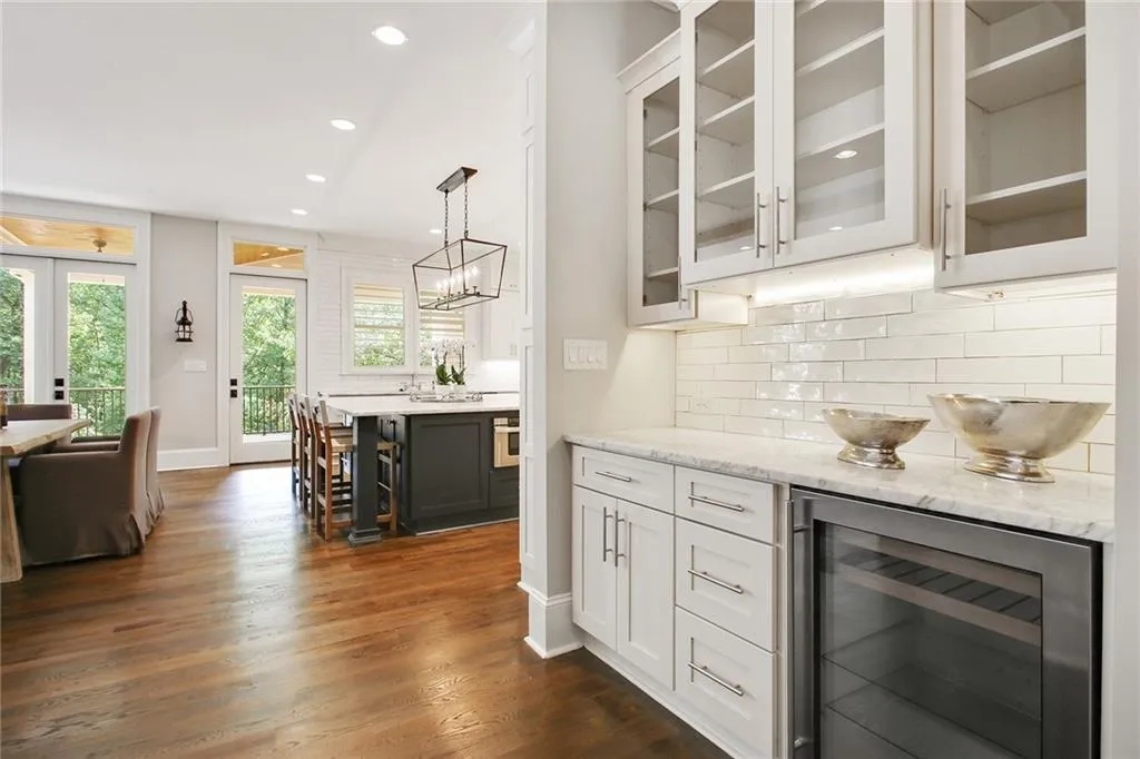 4685 Lake Forrest Drive, Atlanta, Georgia 30342, 6 Bedrooms Bedrooms, ,7 BathroomsBathrooms,Residential,Sold,4685 Lake Forrest Drive,6775364