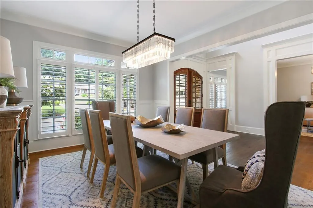 4685 Lake Forrest Drive, Atlanta, Georgia 30342, 6 Bedrooms Bedrooms, ,7 BathroomsBathrooms,Residential,Sold,4685 Lake Forrest Drive,6775364