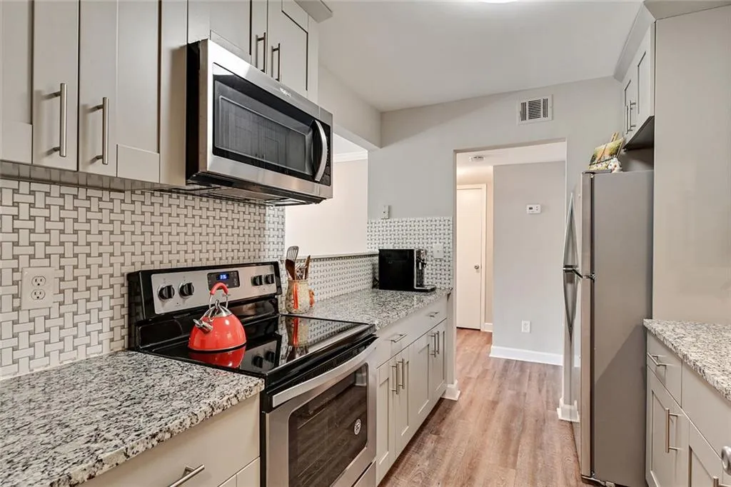 3007 Wingate Way, Sandy Springs, Georgia 30350, 1 Bedroom Bedrooms, ,1 BathroomBathrooms,Residential,Sold,3007 Wingate Way,6705332