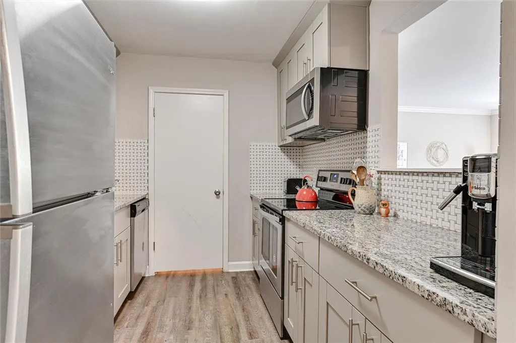 3007 Wingate Way, Sandy Springs, Georgia 30350, 1 Bedroom Bedrooms, ,1 BathroomBathrooms,Residential,Sold,3007 Wingate Way,6705332