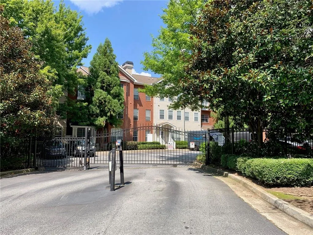 5641 Roswell Road Unit 216, Atlanta, Georgia 30342, 2 Bedrooms Bedrooms, ,2 BathroomsBathrooms,Residential,Sold,5641 Roswell Road Unit 216,6934464