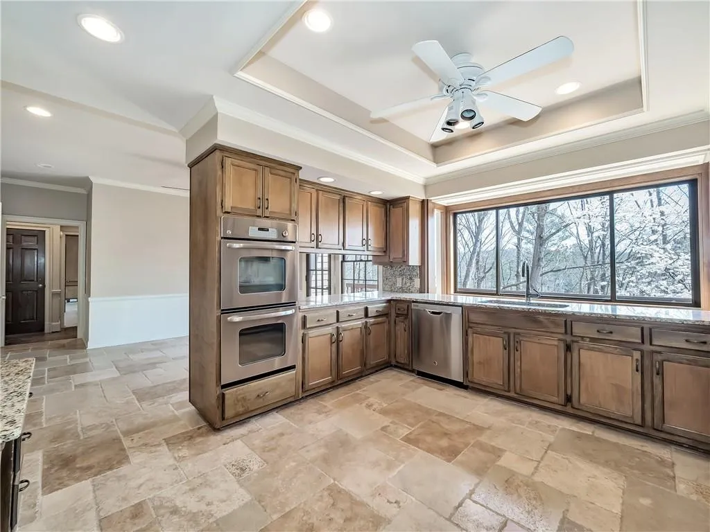 95 Cliffside Crossing, Sandy Springs, Georgia 30350, 5 Bedrooms Bedrooms, ,4 BathroomsBathrooms,Residential,Sold,95 Cliffside Crossing,6698773