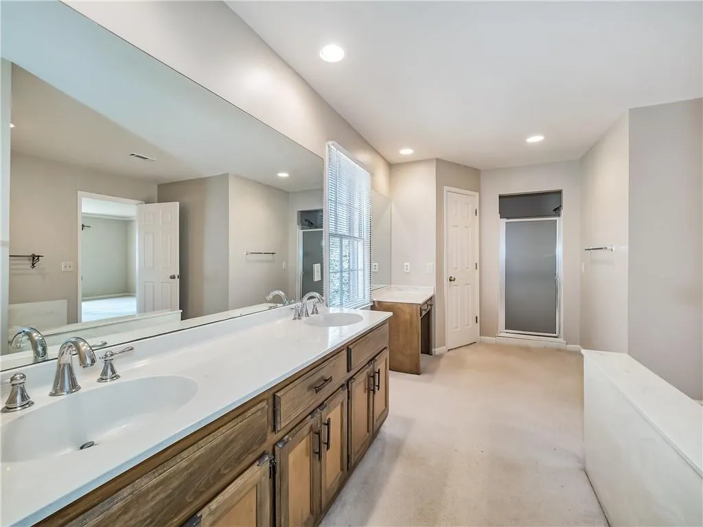 95 Cliffside Crossing, Sandy Springs, Georgia 30350, 5 Bedrooms Bedrooms, ,4 BathroomsBathrooms,Residential,Sold,95 Cliffside Crossing,6698773