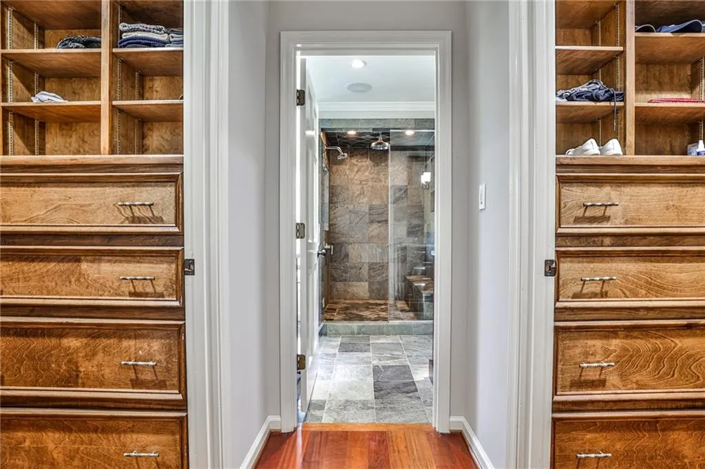 9615 Huntcliff Trace, Sandy Springs, Georgia 30350, 6 Bedrooms Bedrooms, ,5 BathroomsBathrooms,Residential,Sold,9615 Huntcliff Trace,7085946