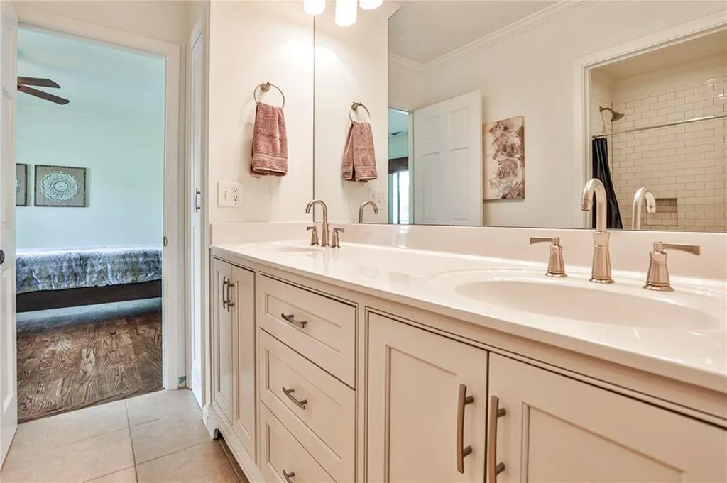 9615 Huntcliff Trace, Sandy Springs, Georgia 30350, 6 Bedrooms Bedrooms, ,5 BathroomsBathrooms,Residential,Sold,9615 Huntcliff Trace,7085946