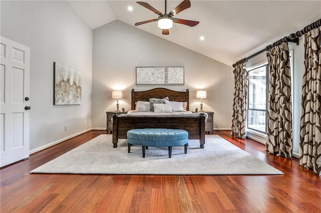 9615 Huntcliff Trace, Sandy Springs, Georgia 30350, 6 Bedrooms Bedrooms, ,5 BathroomsBathrooms,Residential,Sold,9615 Huntcliff Trace,7085946