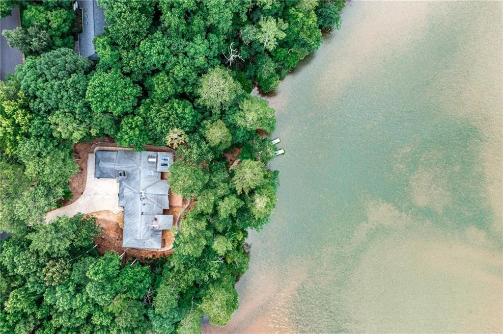 9615 Huntcliff Trace, Sandy Springs, Georgia 30350, 6 Bedrooms Bedrooms, ,5 BathroomsBathrooms,Residential,Sold,9615 Huntcliff Trace,7085946