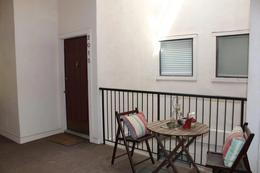 2015 Huntingdon Chase Unit 2015, Sandy Springs, Georgia 30350, 2 Bedrooms Bedrooms, ,2 BathroomsBathrooms,Residential,Sold,2015 Huntingdon Chase Unit 2015,5825162