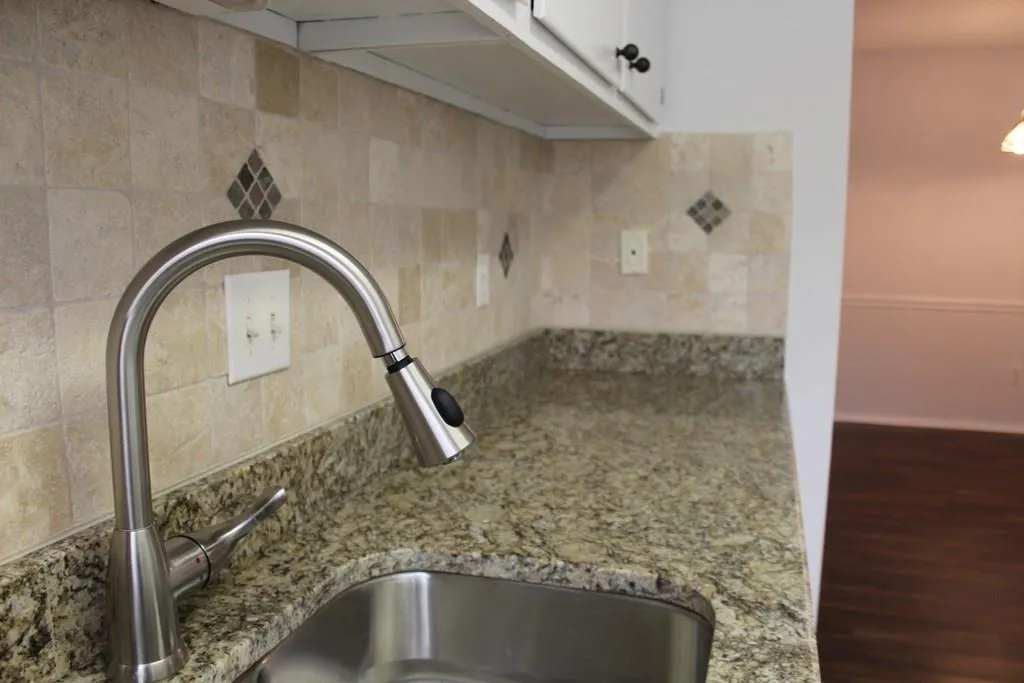 2015 Huntingdon Chase Unit 2015, Sandy Springs, Georgia 30350, 2 Bedrooms Bedrooms, ,2 BathroomsBathrooms,Residential,Sold,2015 Huntingdon Chase Unit 2015,5825162