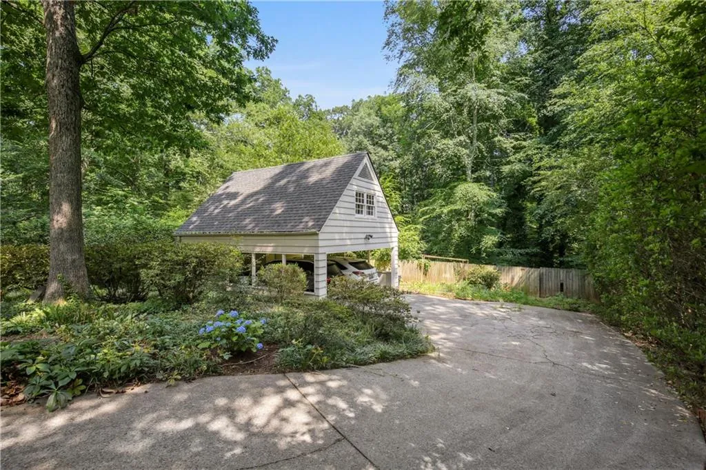 1403 Moores Mill Road Nw, Atlanta, Georgia 30327, 4 Bedrooms Bedrooms, 0 ,3 BathroomsBathrooms,Residential,For Sale,1403 Moores Mill Road Nw,7826150