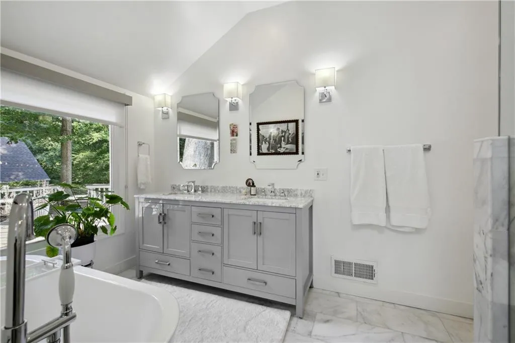 1403 Moores Mill Road Nw, Atlanta, Georgia 30327, 4 Bedrooms Bedrooms, 0 ,3 BathroomsBathrooms,Residential,For Sale,1403 Moores Mill Road Nw,7826150