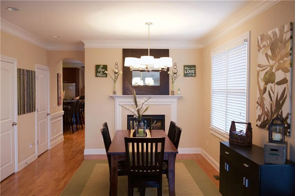 1055 Davis Circle Nw Unit R, Atlanta, Georgia 30318, 4 Bedrooms Bedrooms, ,3 BathroomsBathrooms,Residential,Sold,1055 Davis Circle Nw Unit R,5811898