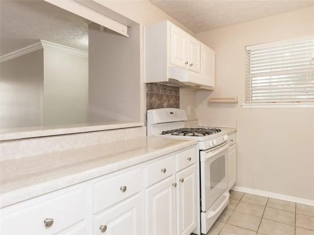 6804 Glenridge Drive Unit D, Atlanta, Georgia 30328, 2 Bedrooms Bedrooms, ,1 BathroomBathrooms,Residential,Sold,6804 Glenridge Drive Unit D,5963198