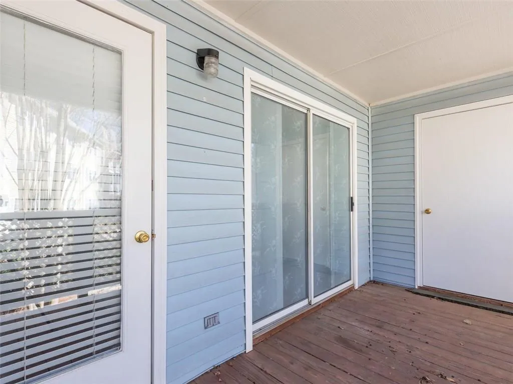 6804 Glenridge Drive Unit D, Atlanta, Georgia 30328, 2 Bedrooms Bedrooms, ,1 BathroomBathrooms,Residential,Sold,6804 Glenridge Drive Unit D,5963198