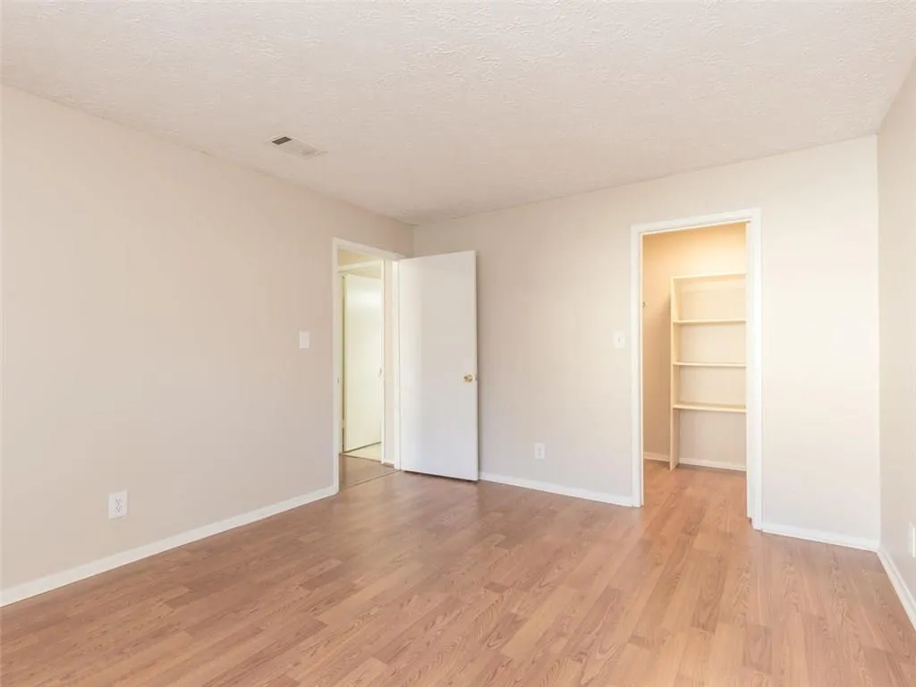 6804 Glenridge Drive Unit D, Atlanta, Georgia 30328, 2 Bedrooms Bedrooms, ,1 BathroomBathrooms,Residential,Sold,6804 Glenridge Drive Unit D,5963198