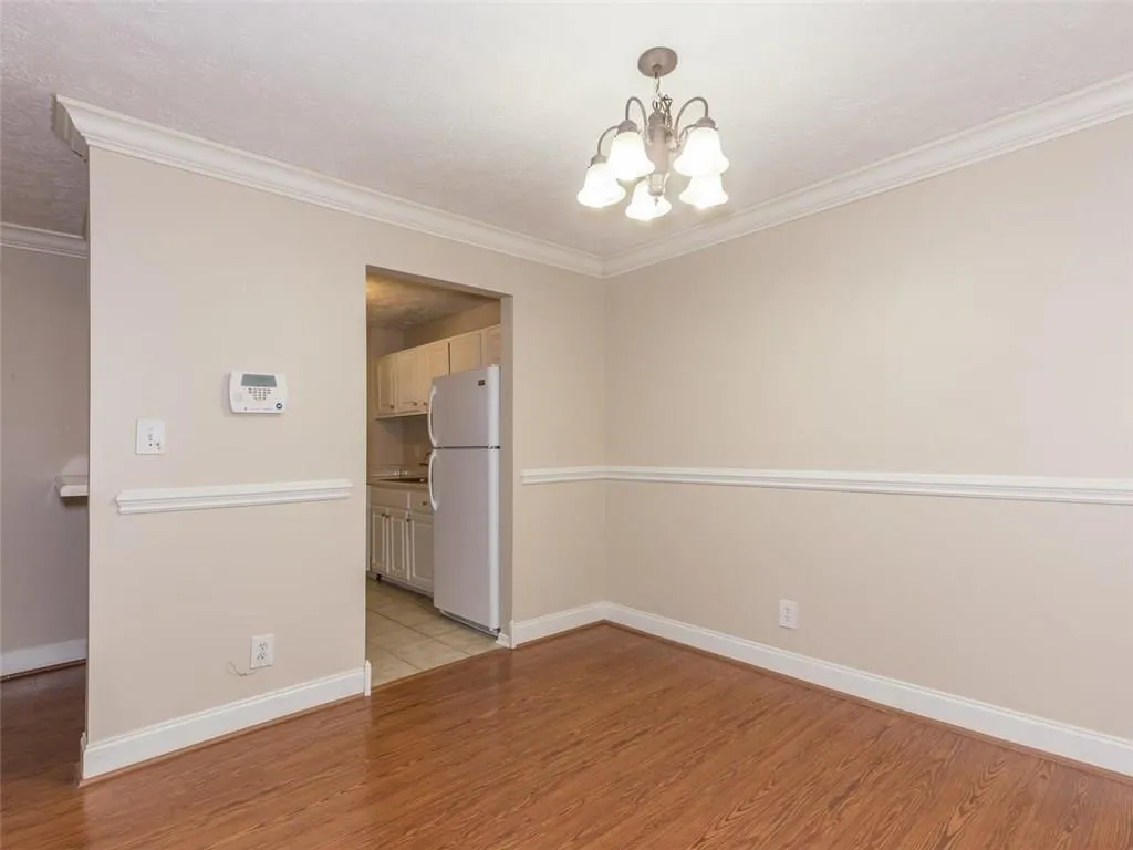 6804 Glenridge Drive Unit D, Atlanta, Georgia 30328, 2 Bedrooms Bedrooms, ,1 BathroomBathrooms,Residential,Sold,6804 Glenridge Drive Unit D,5963198