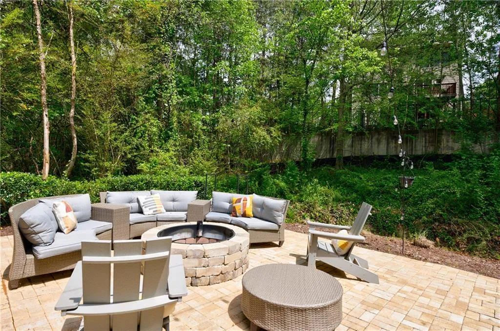 2199 Collins Ridge Drive Nw, Atlanta, Georgia 30318, 5 Bedrooms Bedrooms, ,4 BathroomsBathrooms,Residential,For Sale,2199 Collins Ridge Drive Nw,7654184