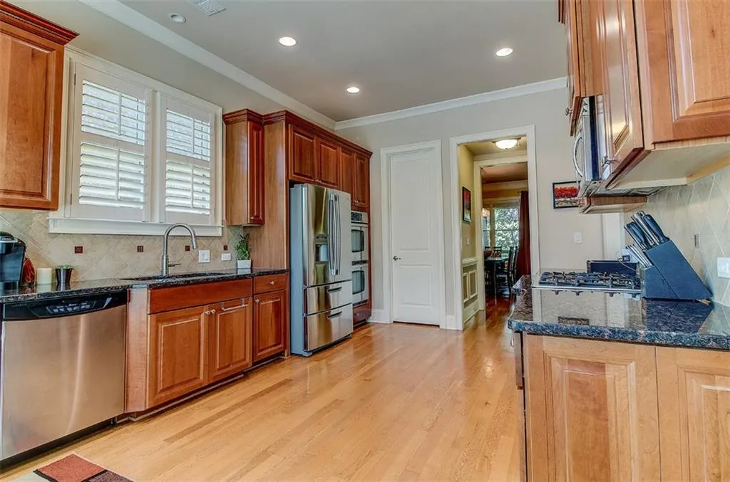 256 Mount Vernon Cove, Atlanta, Georgia 30328, 5 Bedrooms Bedrooms, ,5 BathroomsBathrooms,Residential,Sold,256 Mount Vernon Cove,5819984