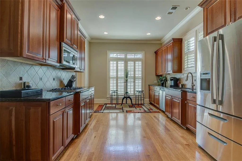 256 Mount Vernon Cove, Atlanta, Georgia 30328, 5 Bedrooms Bedrooms, ,5 BathroomsBathrooms,Residential,Sold,256 Mount Vernon Cove,5819984
