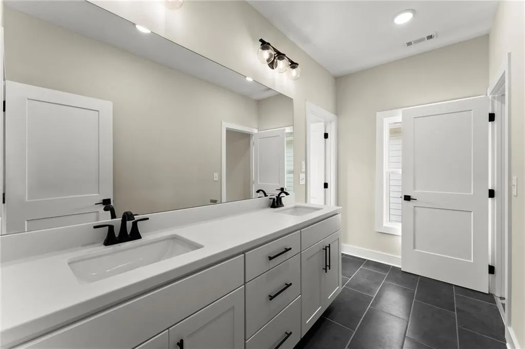 1415 Coretta Bend, Atlanta, Georgia 30318, 5 Bedrooms Bedrooms, ,4 BathroomsBathrooms,Residential,For Sale,1415 Coretta Bend,7624610
