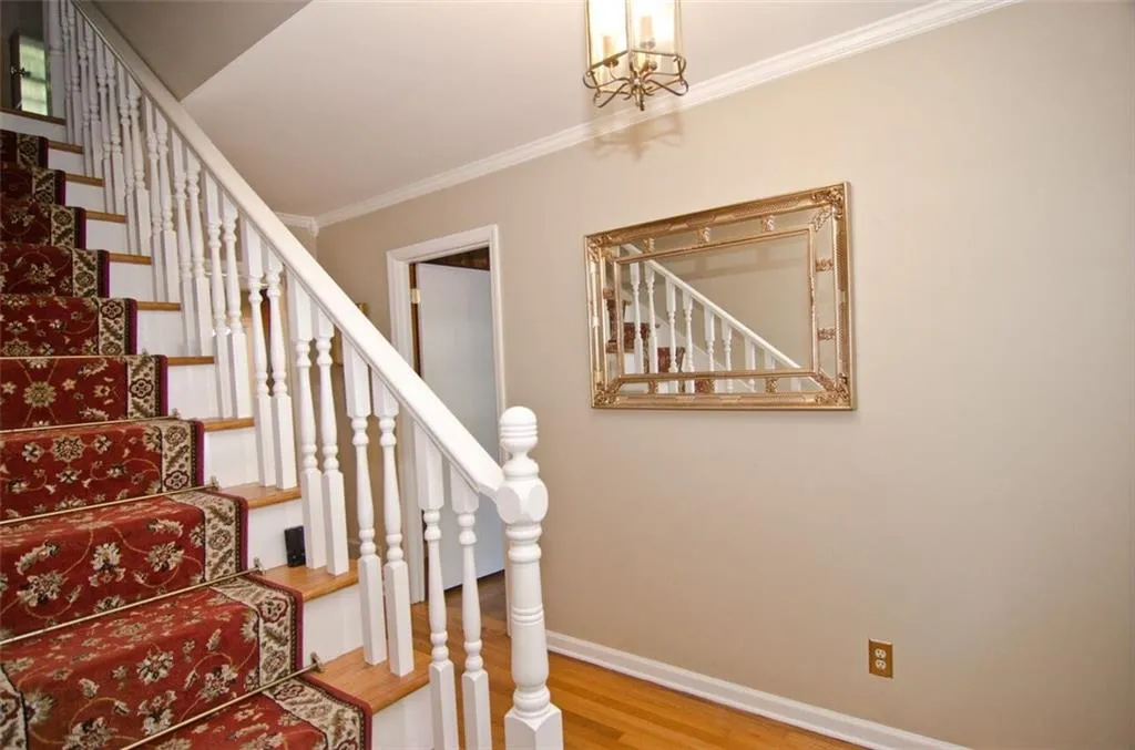 1922 Northside Drive Nw, Atlanta, Georgia 30318, 3 Bedrooms Bedrooms, ,2 BathroomsBathrooms,Residential,Sold,1922 Northside Drive Nw,5901088