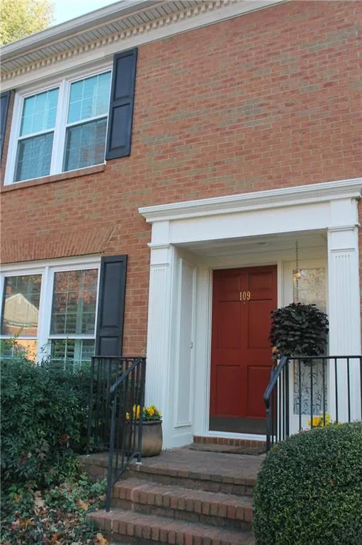 109 Mount Vernon Circle, Sandy Springs, Georgia 30338, 2 Bedrooms Bedrooms, ,2 BathroomsBathrooms,Residential,Sold,109 Mount Vernon Circle,5778589