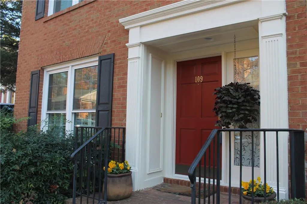 109 Mount Vernon Circle, Sandy Springs, Georgia 30338, 2 Bedrooms Bedrooms, ,2 BathroomsBathrooms,Residential,Sold,109 Mount Vernon Circle,5778589