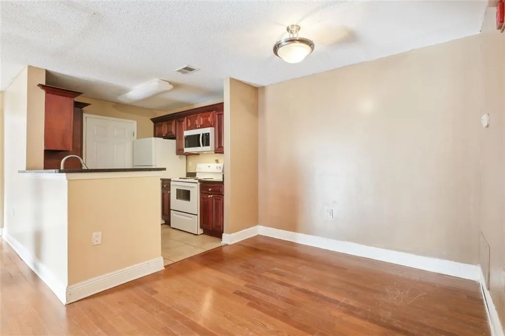 6109 Santa Fe Parkway, Atlanta, Georgia 30350, 2 Bedrooms Bedrooms, ,2 BathroomsBathrooms,Residential,Sold,6109 Santa Fe Parkway,7137694