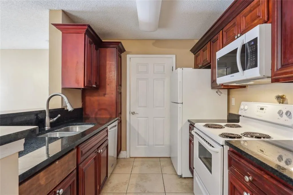 6109 Santa Fe Parkway, Atlanta, Georgia 30350, 2 Bedrooms Bedrooms, ,2 BathroomsBathrooms,Residential,Sold,6109 Santa Fe Parkway,7137694