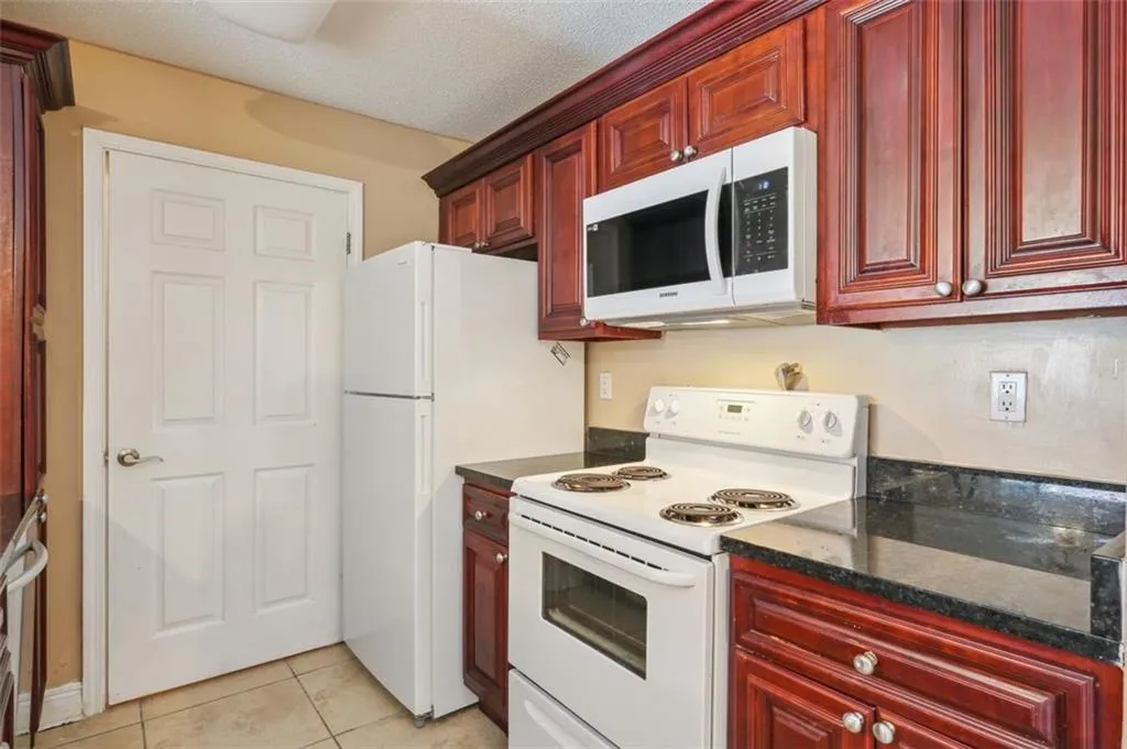 6109 Santa Fe Parkway, Atlanta, Georgia 30350, 2 Bedrooms Bedrooms, ,2 BathroomsBathrooms,Residential,Sold,6109 Santa Fe Parkway,7137694