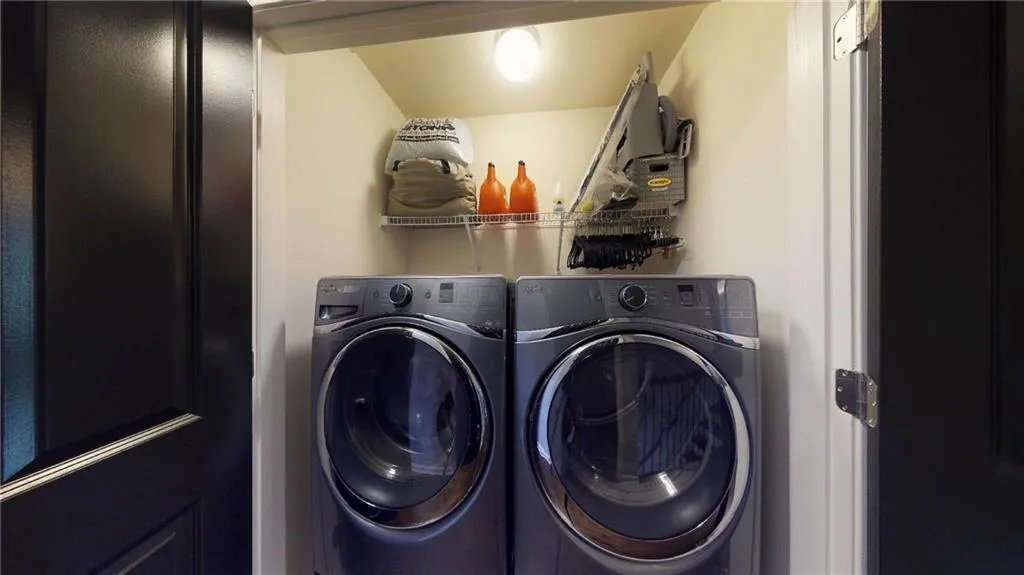 7405 Glisten Avenue, Atlanta, Georgia 30328, 3 Bedrooms Bedrooms, ,3 BathroomsBathrooms,Residential,Sold,7405 Glisten Avenue,6509222