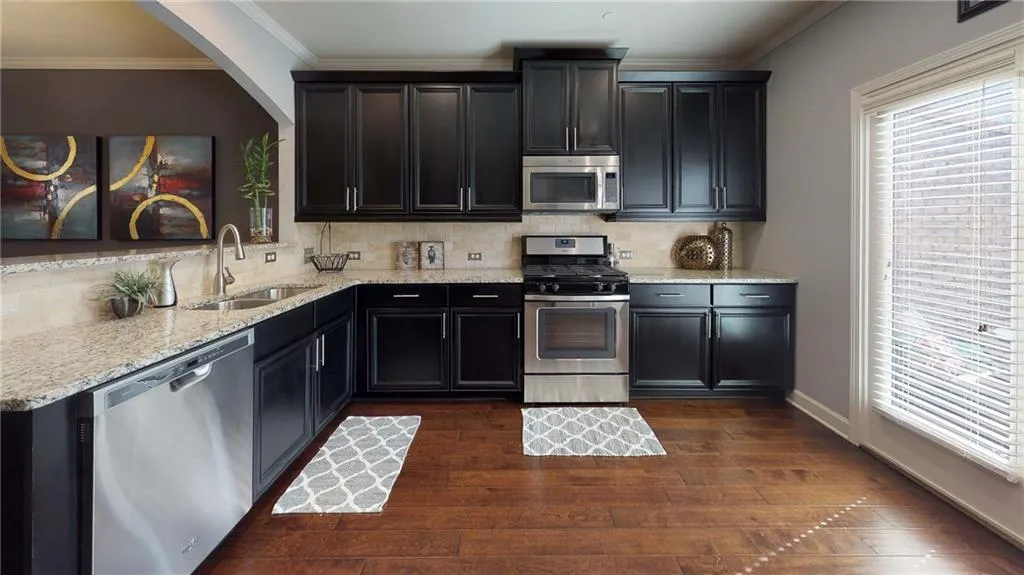 7405 Glisten Avenue, Atlanta, Georgia 30328, 3 Bedrooms Bedrooms, ,3 BathroomsBathrooms,Residential,Sold,7405 Glisten Avenue,6509222