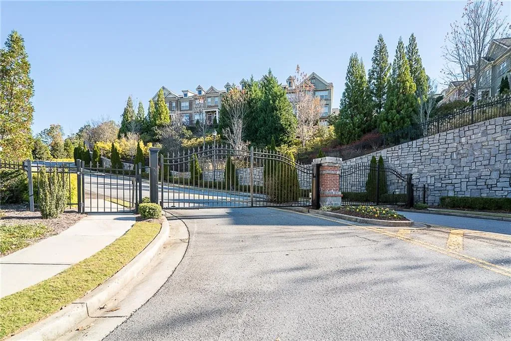 7405 Glisten Avenue, Atlanta, Georgia 30328, 3 Bedrooms Bedrooms, ,3 BathroomsBathrooms,Residential,Sold,7405 Glisten Avenue,6509222