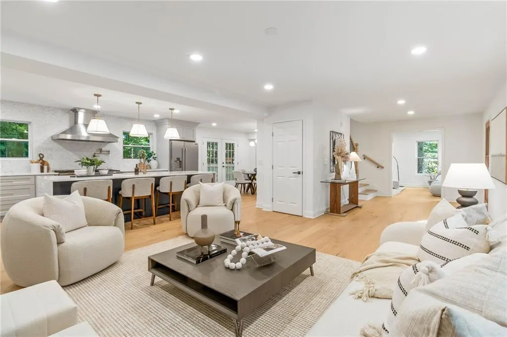 7181 Twin Branch Court, Atlanta, Georgia 30328, 4 Bedrooms Bedrooms, ,4 BathroomsBathrooms,Residential,Sold,7181 Twin Branch Court,7466661