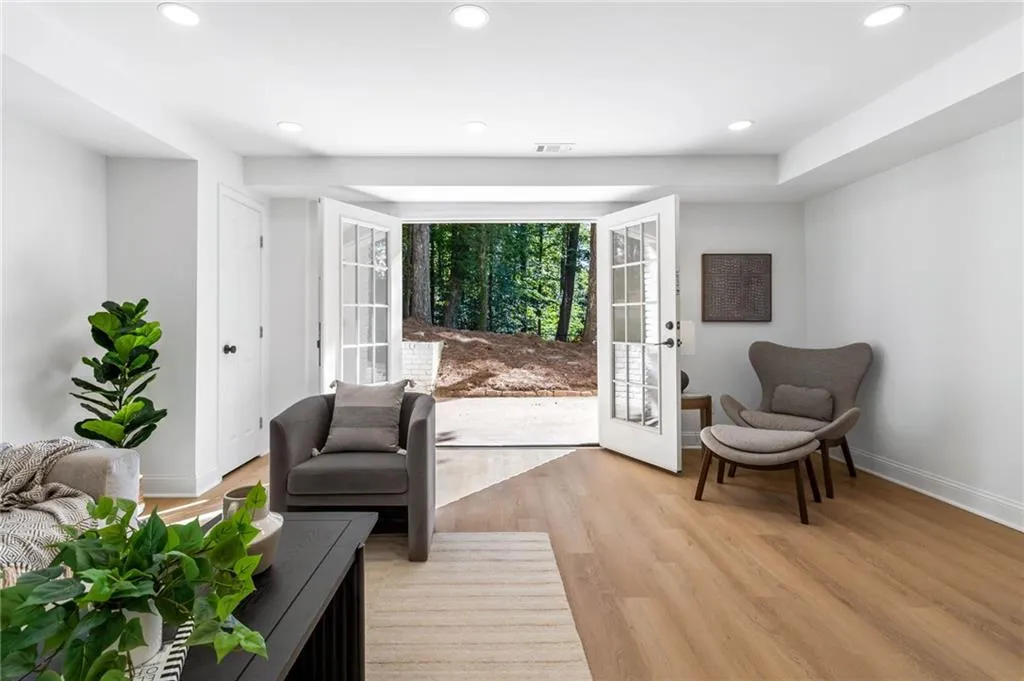 7181 Twin Branch Court, Atlanta, Georgia 30328, 4 Bedrooms Bedrooms, ,4 BathroomsBathrooms,Residential,Sold,7181 Twin Branch Court,7466661