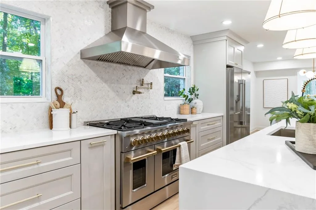 7181 Twin Branch Court, Atlanta, Georgia 30328, 4 Bedrooms Bedrooms, ,4 BathroomsBathrooms,Residential,Sold,7181 Twin Branch Court,7466661