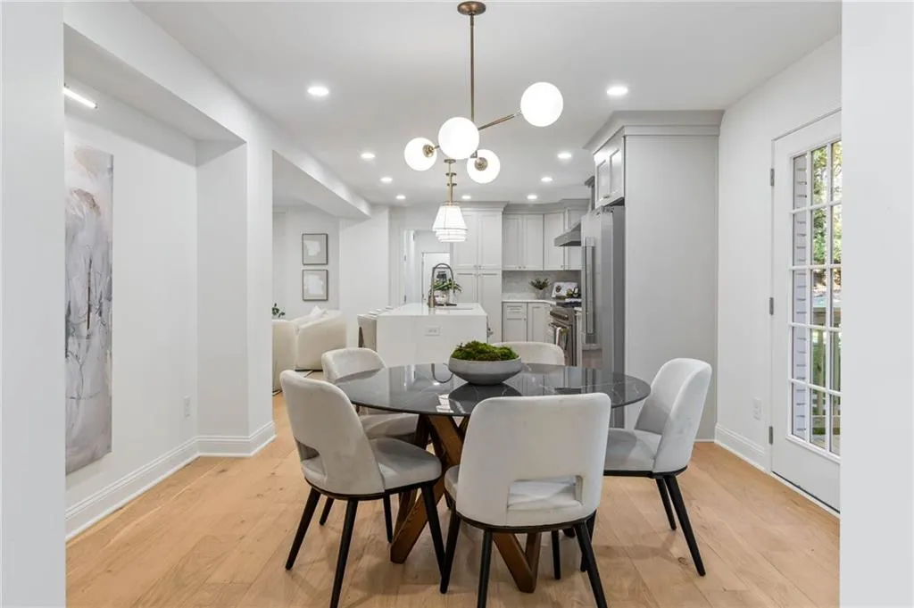 7181 Twin Branch Court, Atlanta, Georgia 30328, 4 Bedrooms Bedrooms, ,4 BathroomsBathrooms,Residential,Sold,7181 Twin Branch Court,7466661