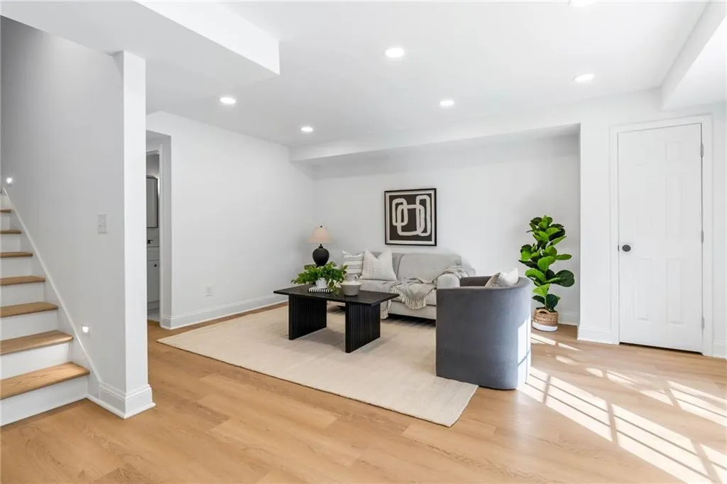 7181 Twin Branch Court, Atlanta, Georgia 30328, 4 Bedrooms Bedrooms, ,4 BathroomsBathrooms,Residential,Sold,7181 Twin Branch Court,7466661