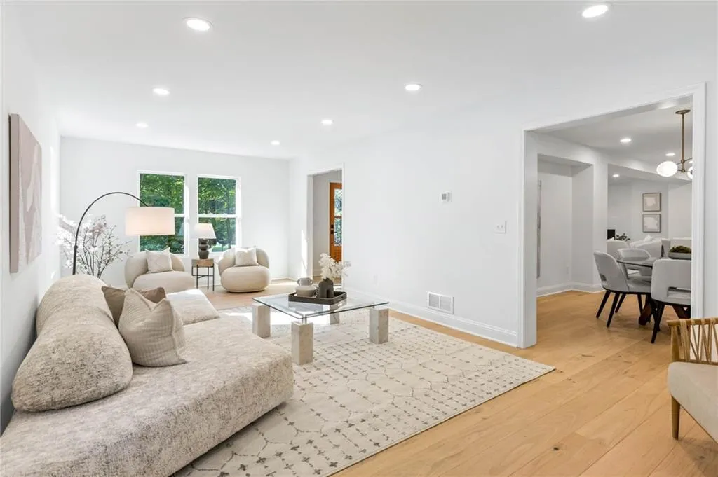 7181 Twin Branch Court, Atlanta, Georgia 30328, 4 Bedrooms Bedrooms, ,4 BathroomsBathrooms,Residential,Sold,7181 Twin Branch Court,7466661