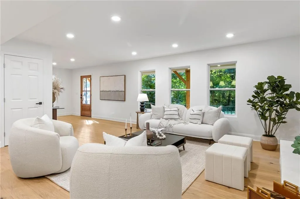 7181 Twin Branch Court, Atlanta, Georgia 30328, 4 Bedrooms Bedrooms, ,4 BathroomsBathrooms,Residential,Sold,7181 Twin Branch Court,7466661