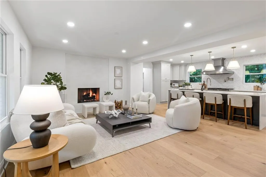 7181 Twin Branch Court, Atlanta, Georgia 30328, 4 Bedrooms Bedrooms, ,4 BathroomsBathrooms,Residential,Sold,7181 Twin Branch Court,7466661