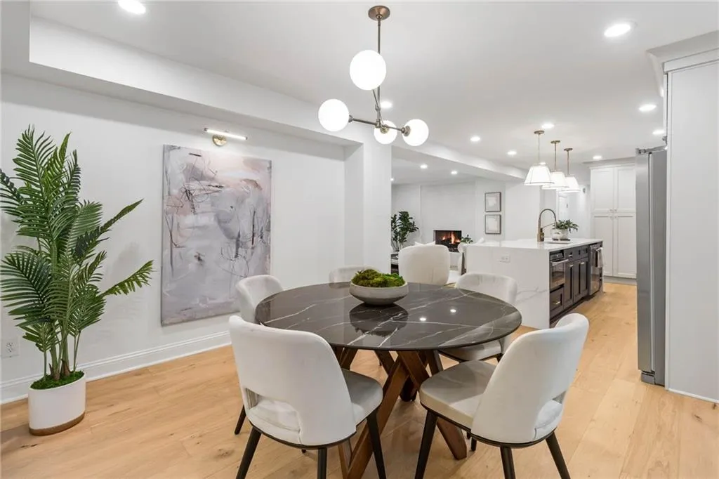 7181 Twin Branch Court, Atlanta, Georgia 30328, 4 Bedrooms Bedrooms, ,4 BathroomsBathrooms,Residential,Sold,7181 Twin Branch Court,7466661