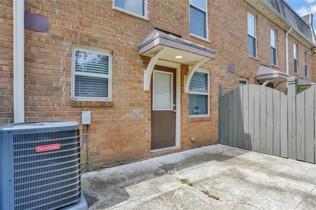 225 Winding River Drive Unit C, Sandy Springs, Georgia 30350, 2 Bedrooms Bedrooms, ,2 BathroomsBathrooms,Residential,Sold,225 Winding River Drive Unit C,6945753