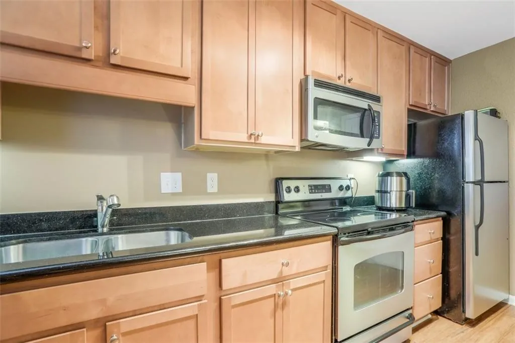 225 Winding River Drive Unit C, Sandy Springs, Georgia 30350, 2 Bedrooms Bedrooms, ,2 BathroomsBathrooms,Residential,Sold,225 Winding River Drive Unit C,6945753