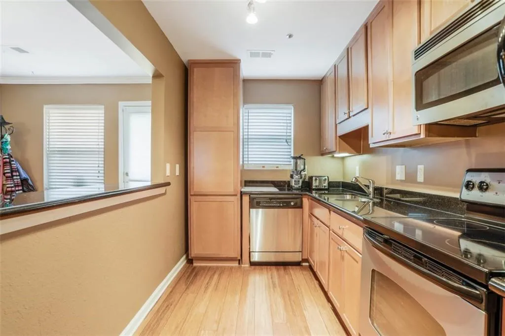 225 Winding River Drive Unit C, Sandy Springs, Georgia 30350, 2 Bedrooms Bedrooms, ,2 BathroomsBathrooms,Residential,Sold,225 Winding River Drive Unit C,6945753