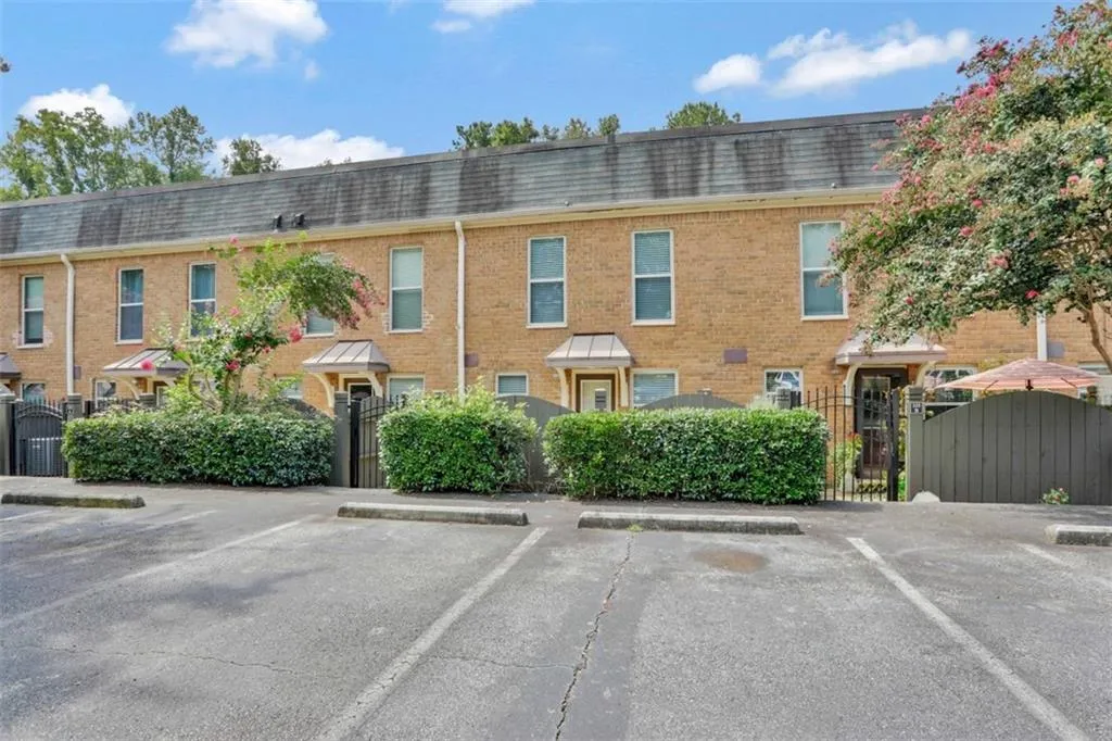 225 Winding River Drive Unit C, Sandy Springs, Georgia 30350, 2 Bedrooms Bedrooms, ,2 BathroomsBathrooms,Residential,Sold,225 Winding River Drive Unit C,6945753