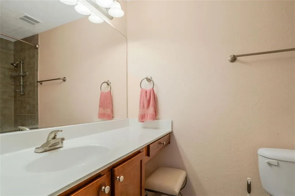 225 Winding River Drive Unit C, Sandy Springs, Georgia 30350, 2 Bedrooms Bedrooms, ,2 BathroomsBathrooms,Residential,Sold,225 Winding River Drive Unit C,6945753