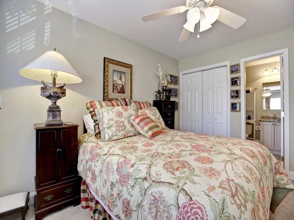 6980 Roswell Road Unit C5, Atlanta, Georgia 30328, 2 Bedrooms Bedrooms, ,2 BathroomsBathrooms,Residential,Sold,6980 Roswell Road Unit C5,5707660