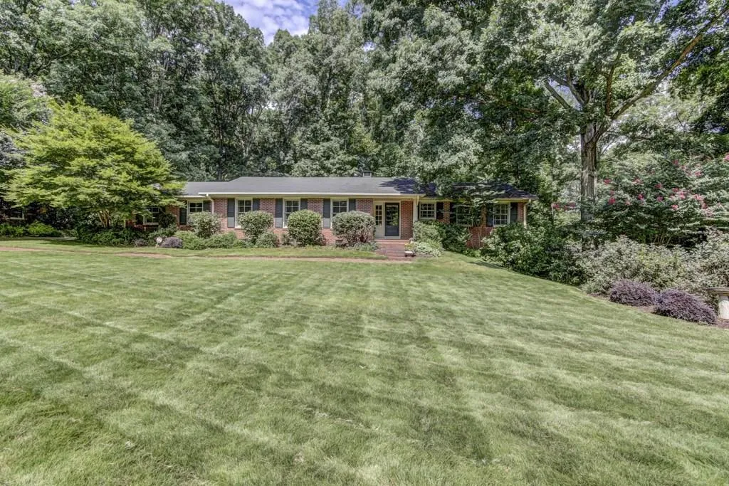 6580 Williamson Drive, Sandy Springs, Georgia 30328, 3 Bedrooms Bedrooms, ,3 BathroomsBathrooms,Residential,Sold,6580 Williamson Drive,6038080