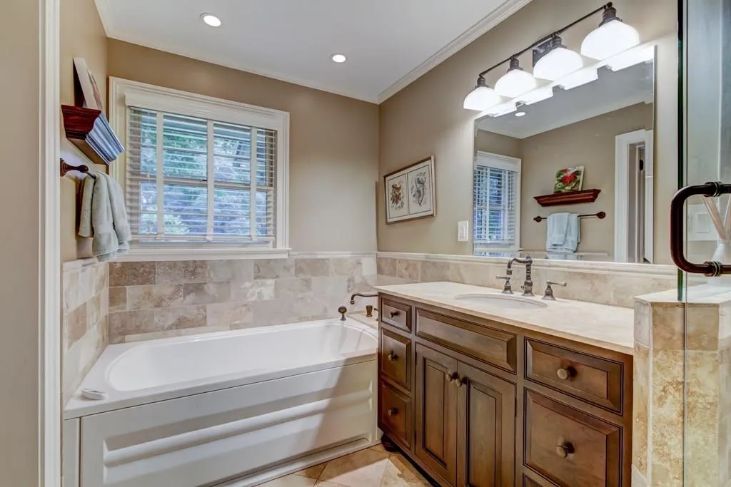 6580 Williamson Drive, Sandy Springs, Georgia 30328, 3 Bedrooms Bedrooms, ,3 BathroomsBathrooms,Residential,Sold,6580 Williamson Drive,6038080